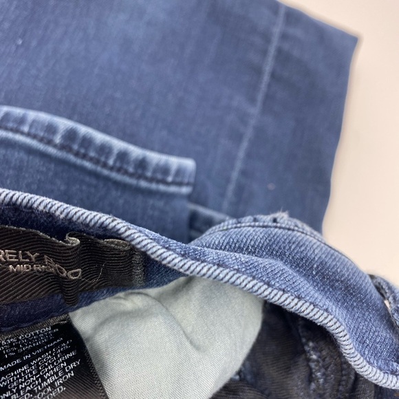 Women’s Express stretch jeans size 2R - Picture 6 of 11